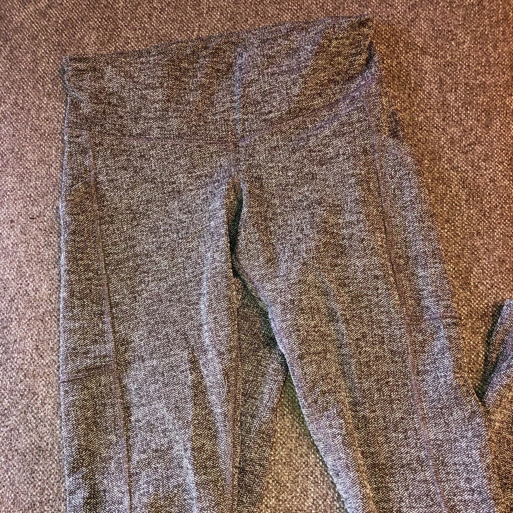 Very unique pattern full length leggings!